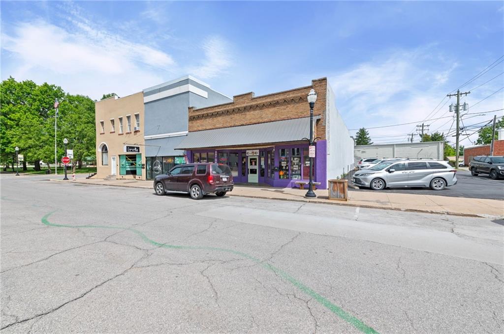 Photo of 107 E 3rd Street Cameron MO 64429