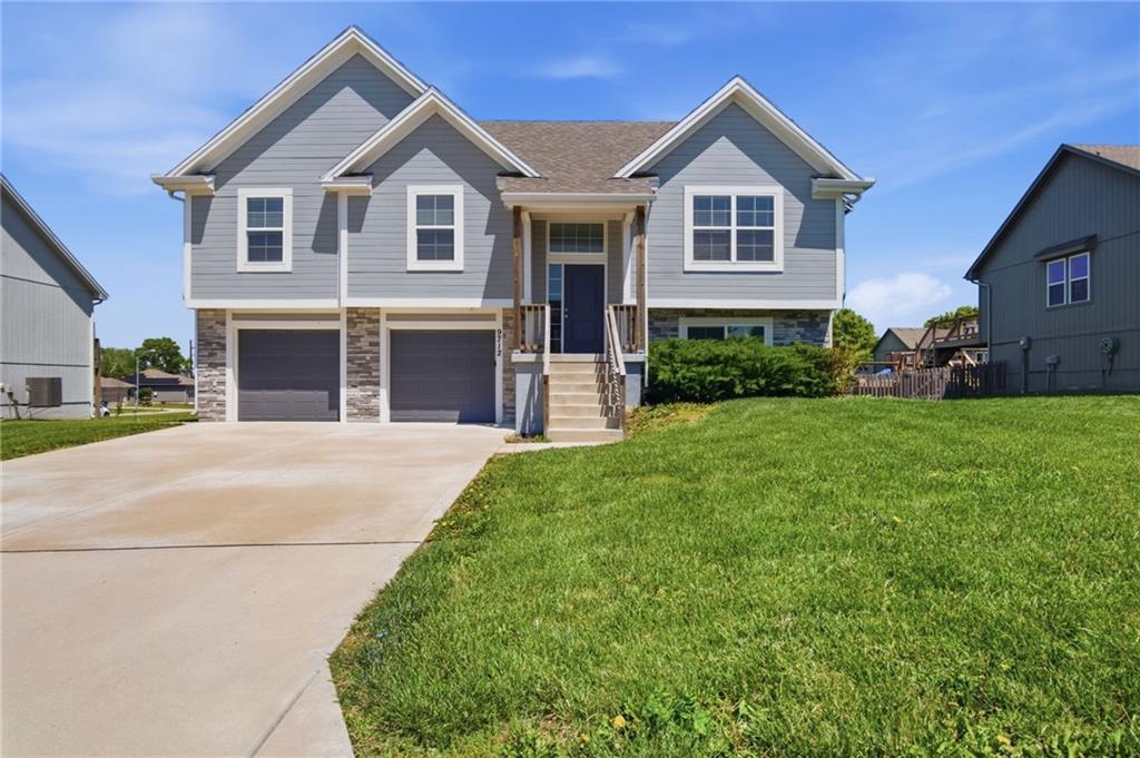 Photo of 9712 E 221st Street Peculiar MO 64078