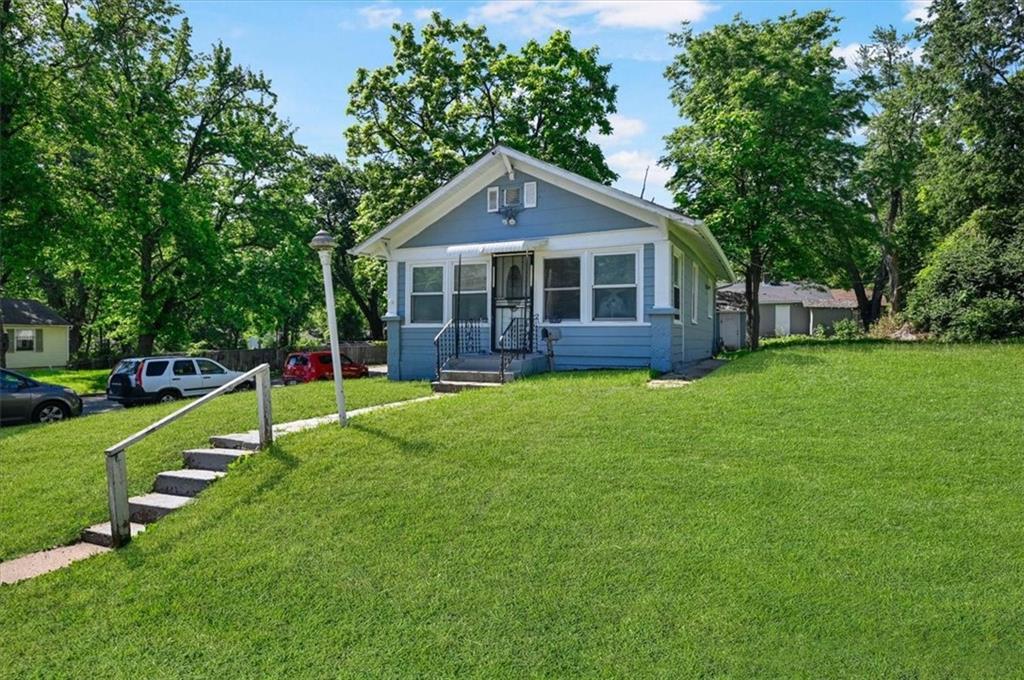 Photo of 2917 E 61st Street Kansas City MO 64130