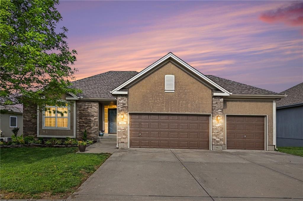 Photo of 704 Crestridge Drive Kearney MO 64060