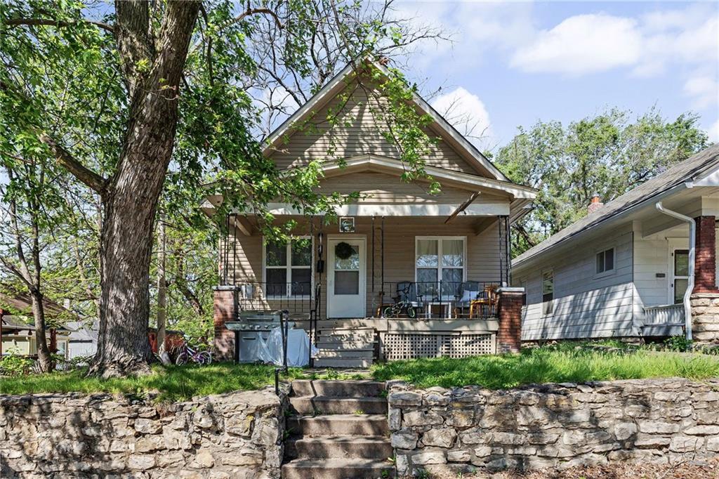 Photo of 308 N Lawndale Avenue Kansas City MO 64123