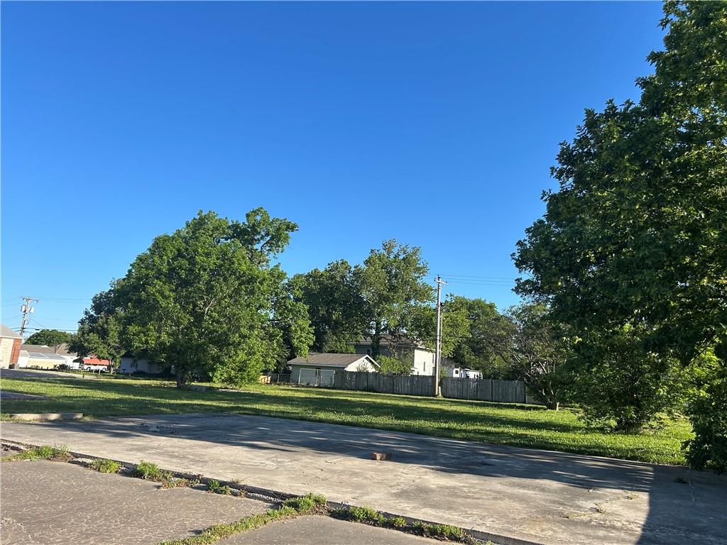 Photo of 1412 W 8th Street Coffeyville KS 67337