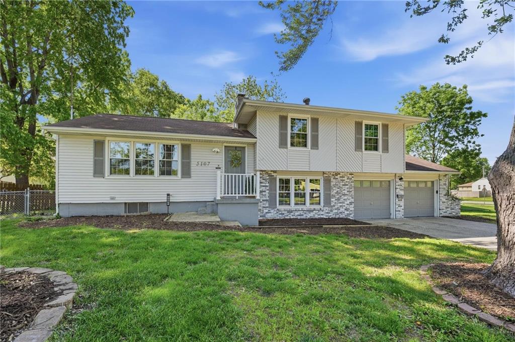 Photo of 5107 N Highland Avenue Kansas City MO 64118