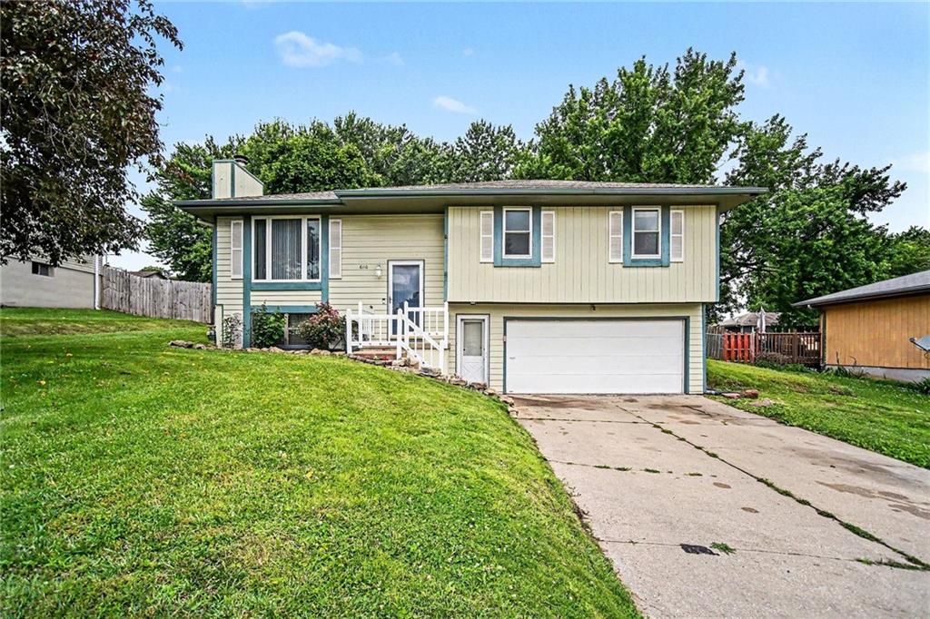 Photo of 6110 28th street Terrace Country Club MO 64505