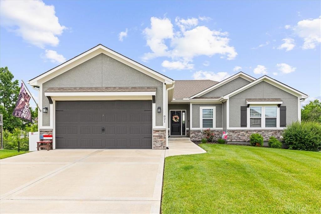 Photo of 821 Cindy Lane Raymore MO 64083