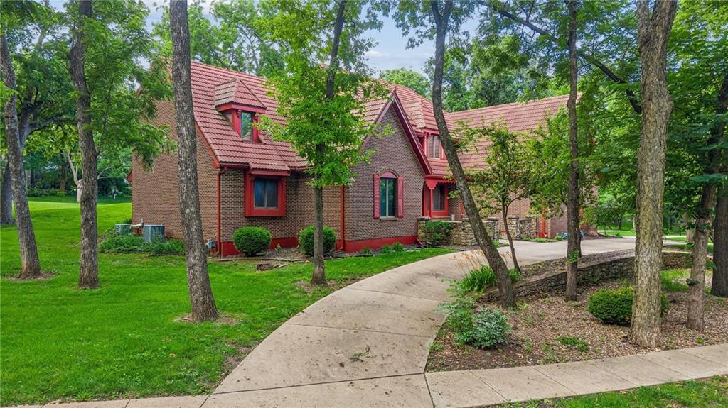 Photo of 12101 Pawnee Lane Leawood KS 66209