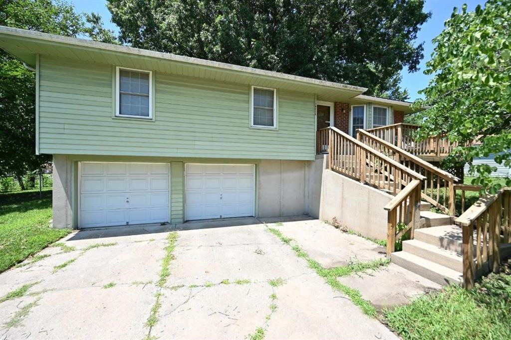 Photo of 10526 N Walnut Street Kansas City MO 64155