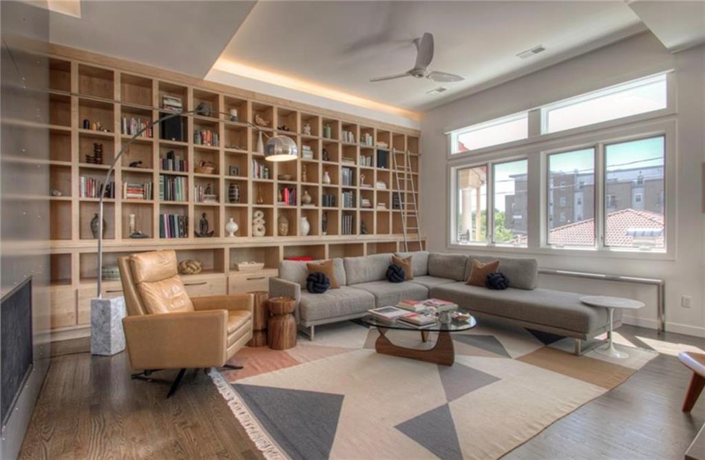 Photo of 5038 Walnut Street Kansas City MO 64112