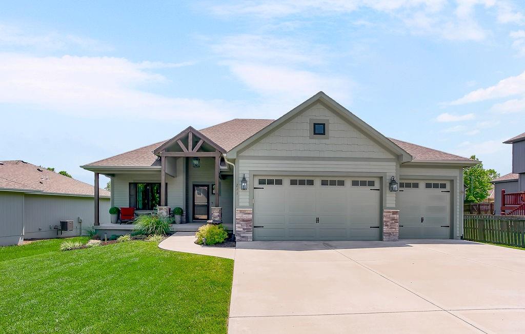 Photo of 211 Broadmoor Drive Louisburg KS 66053