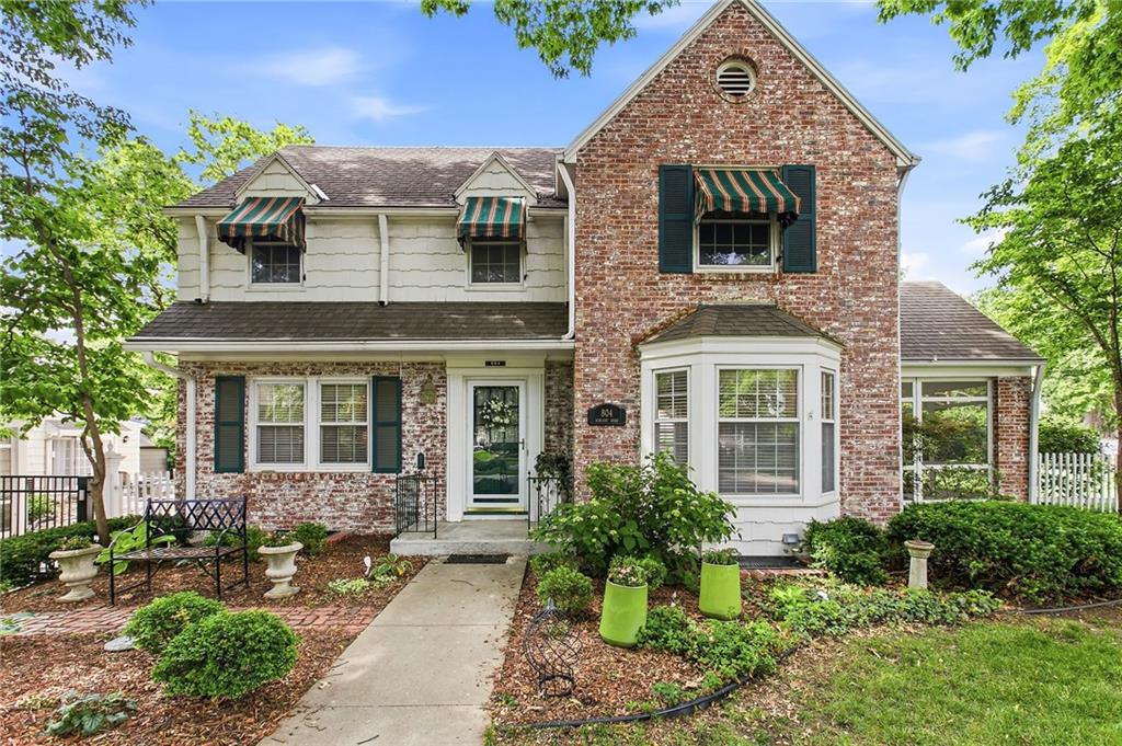 Photo of 804 Romany Road Kansas City MO 64113