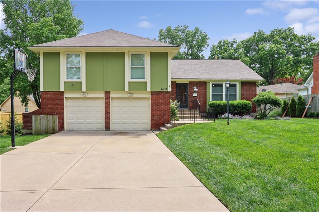 Photo of 6911 E 128th Street Grandview MO 64030