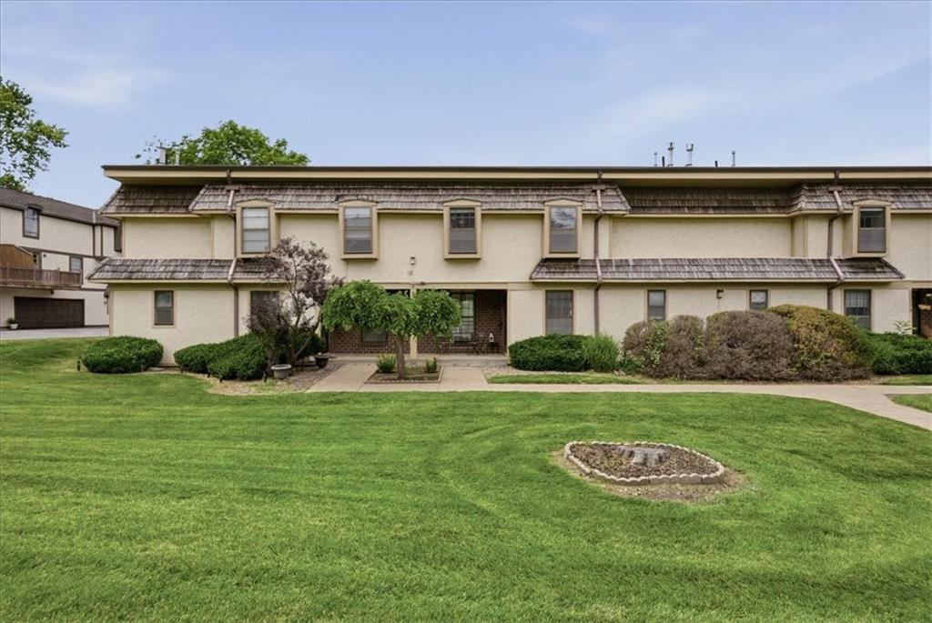 Photo of 10236 Cedarbrooke Lane Kansas City MO 64131