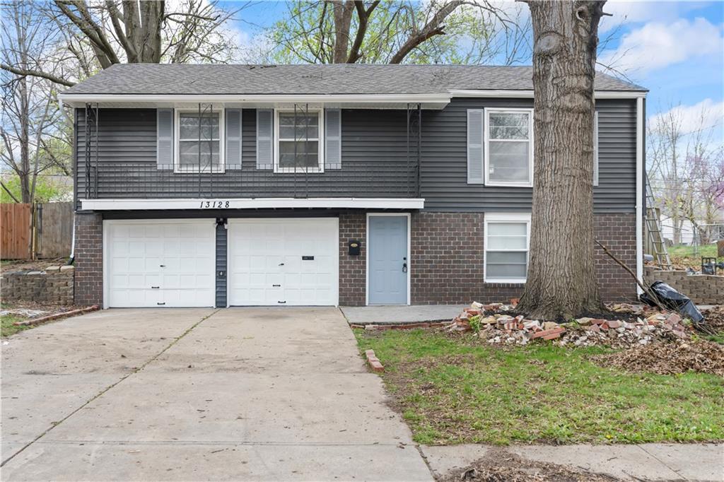 Photo of 13128 Ashland Avenue Grandview MO 64030