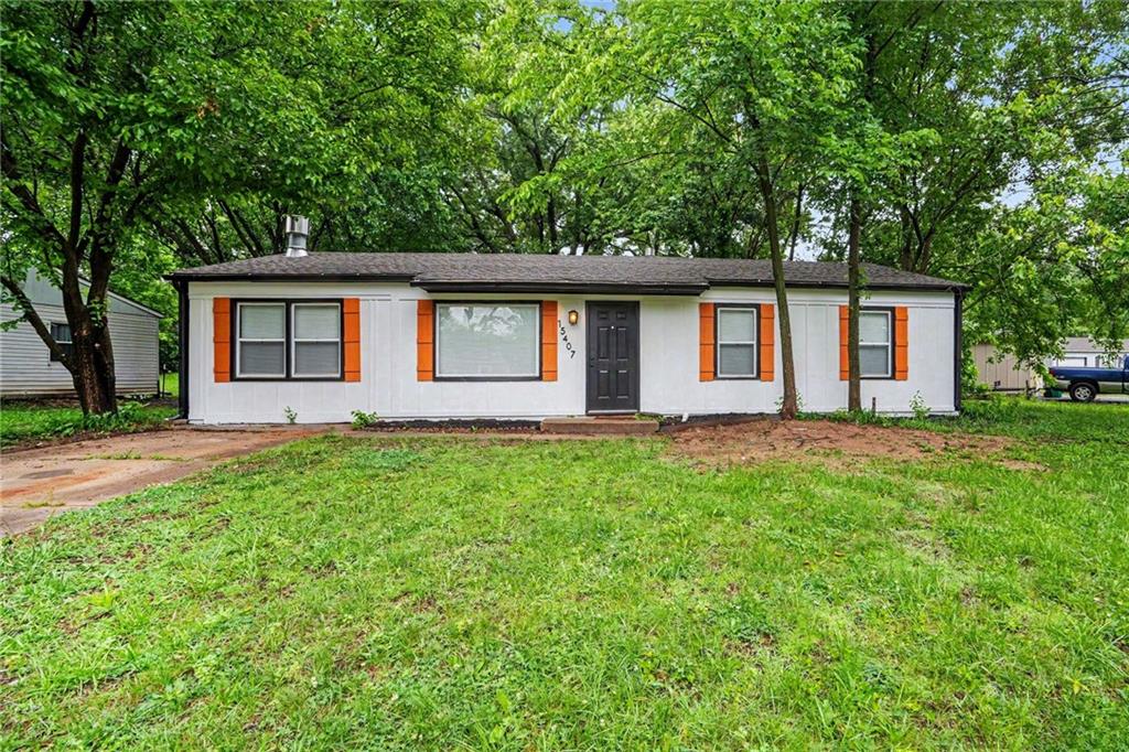 Photo of 15407 White Avenue Grandview MO 64030