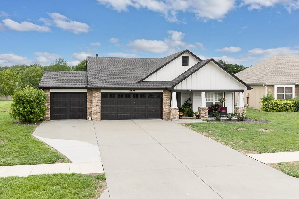 Photo of 16809 Sheehan Road Basehor KS 66007