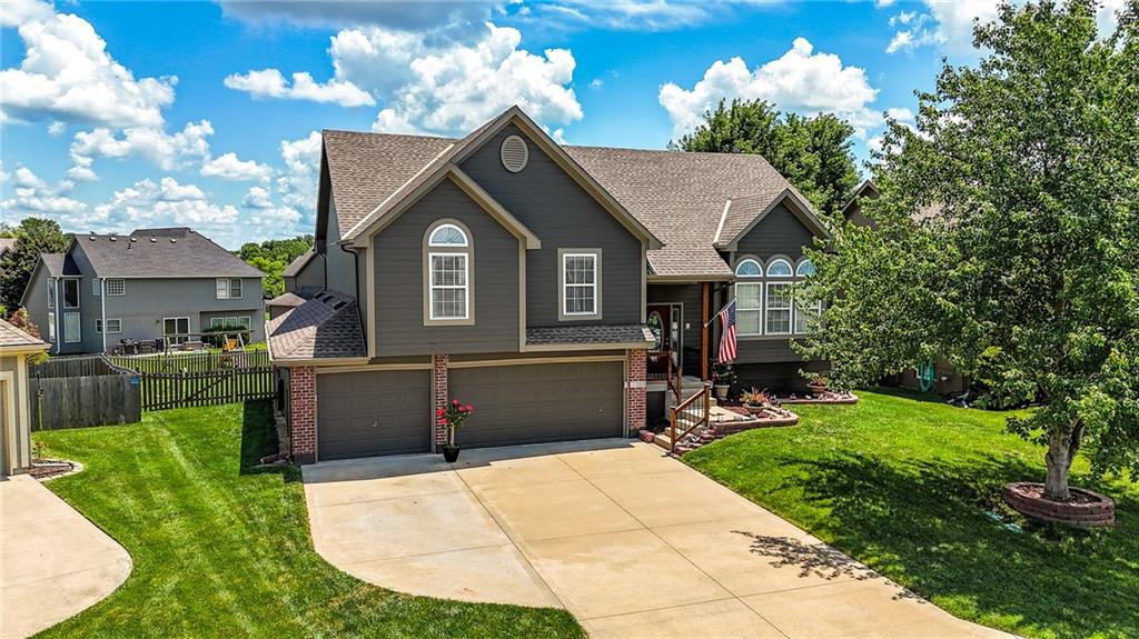 Photo of 2353 SW Switchback Court Lee's Summit MO 64082
