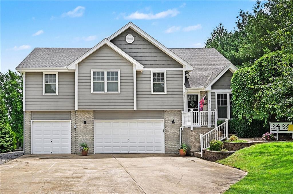 Photo of 15215 Terra Pulchra Drive Smithville MO 64089