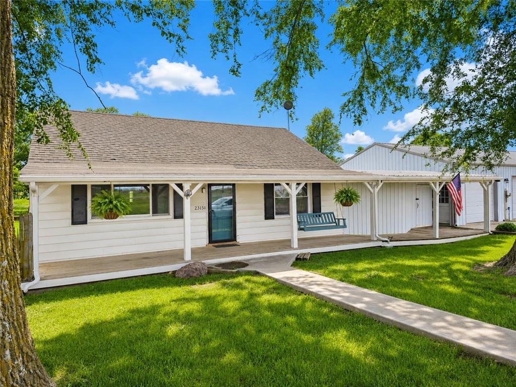 Photo of 23151 207th Street Tonganoxie KS 66086