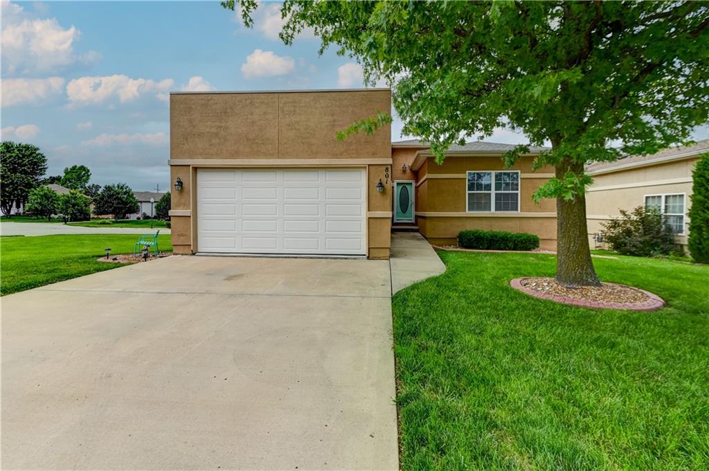 Photo of 801 NE Sonora Valley Circle Blue Springs MO 64014