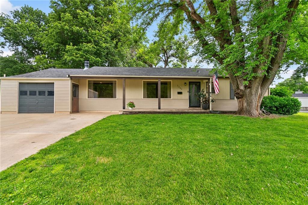 Photo of 7323 Outlook Street Overland Park KS 66204