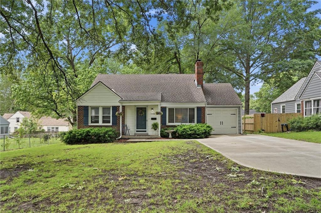 Photo of 5440 Birch Street Roeland Park KS 66205