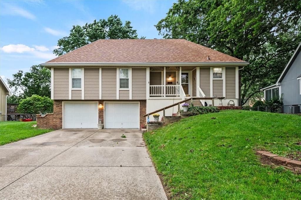 Photo of 301 SE Alice Street Blue Springs MO 64014
