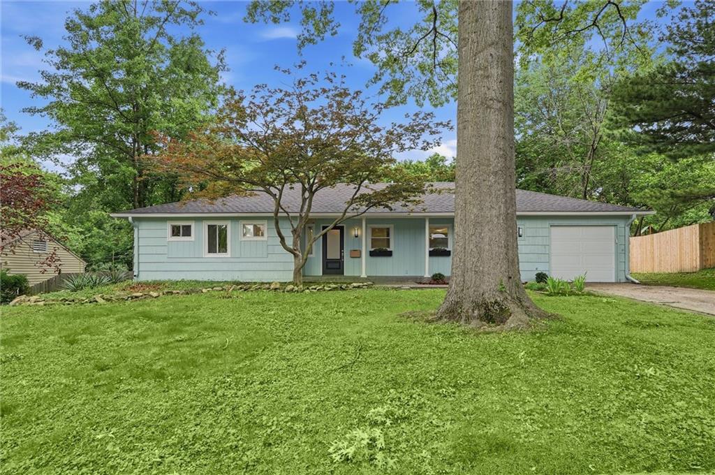 Photo of 7740 Briar Drive Prairie Village KS 66208
