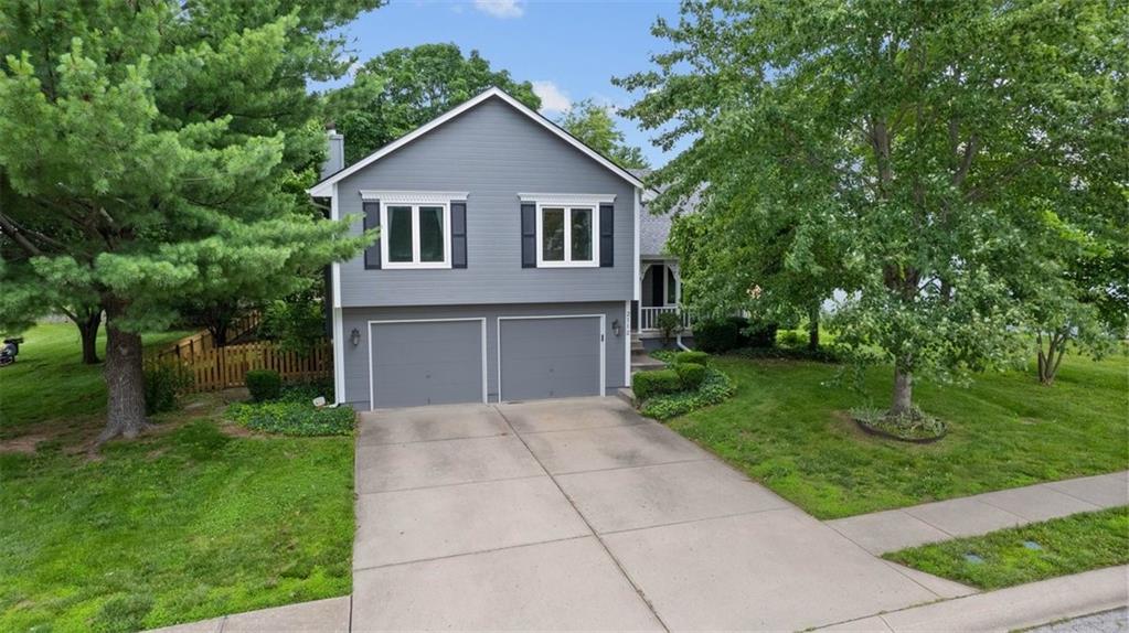 Photo of 2112 NE Springbrook Street Blue Springs MO 64014