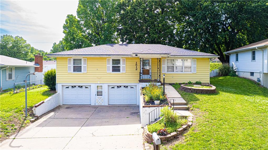 Photo of 1512 Safari Drive St Joseph MO 64506