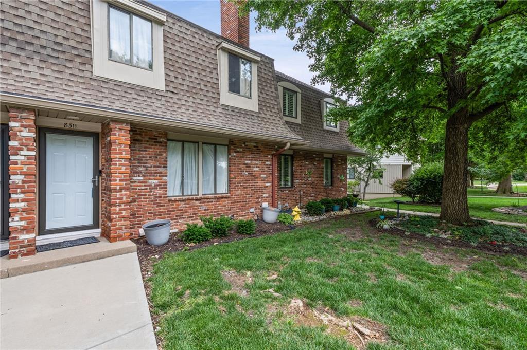 Photo of 8311 NW Waukomis Drive Kansas City MO 64151