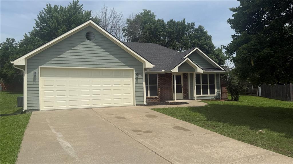 Photo of 901 Coventry Court Warrensburg MO 64093