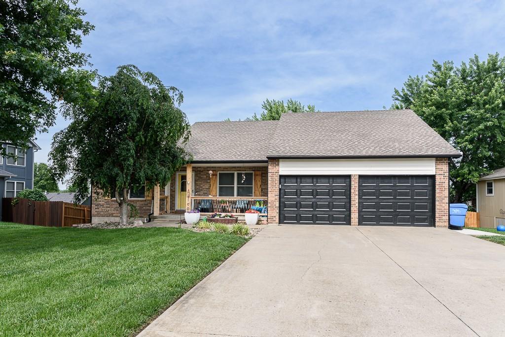 Photo of 190 Rawlings Drive Tonganoxie KS 66086