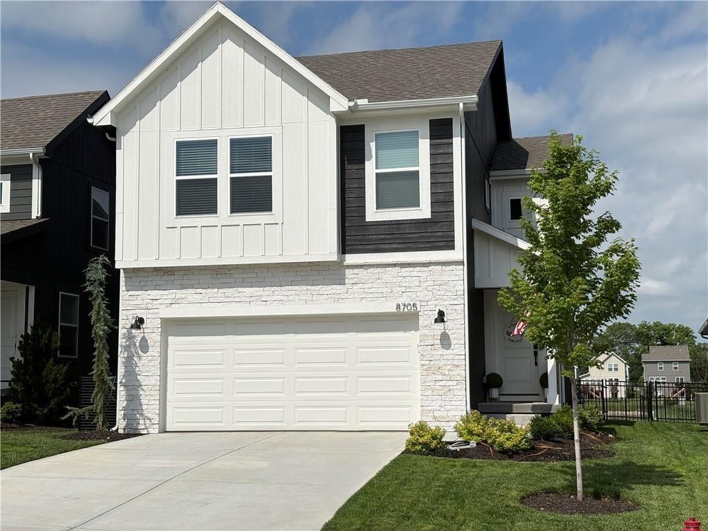 Photo of 8705 SW Edgewater Drive Blue Springs MO 64064