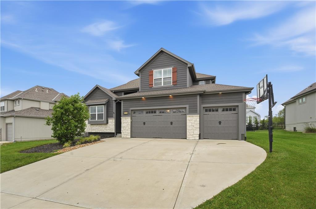 Photo of 1712 SW 27th Street Lee's Summit MO 64082