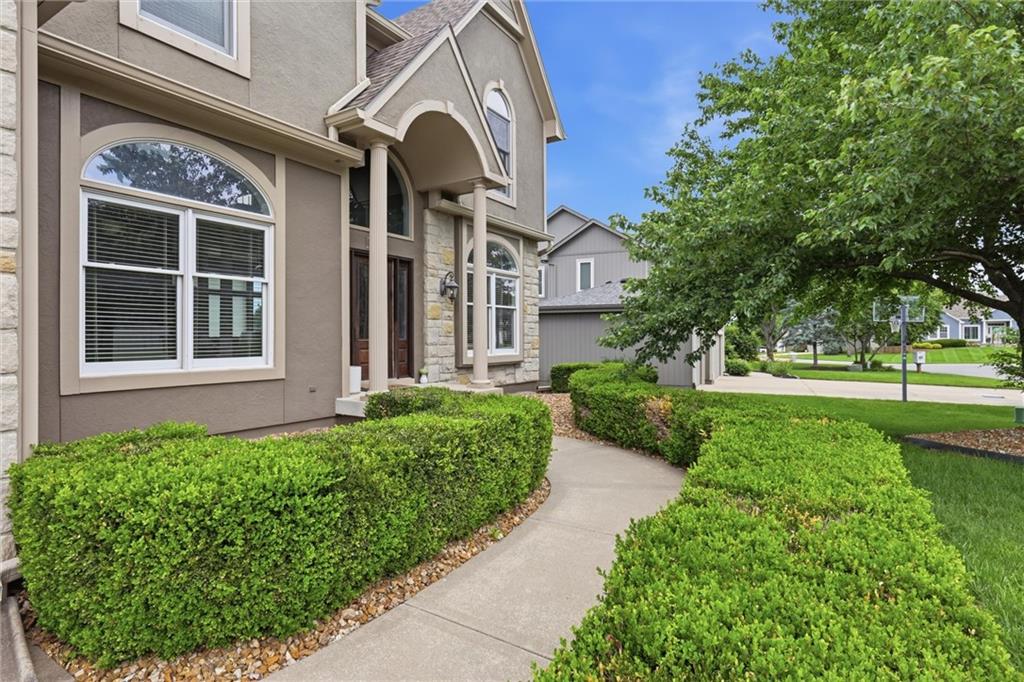 Photo of 2808 SW Arthur Drive Lee's Summit MO 64082