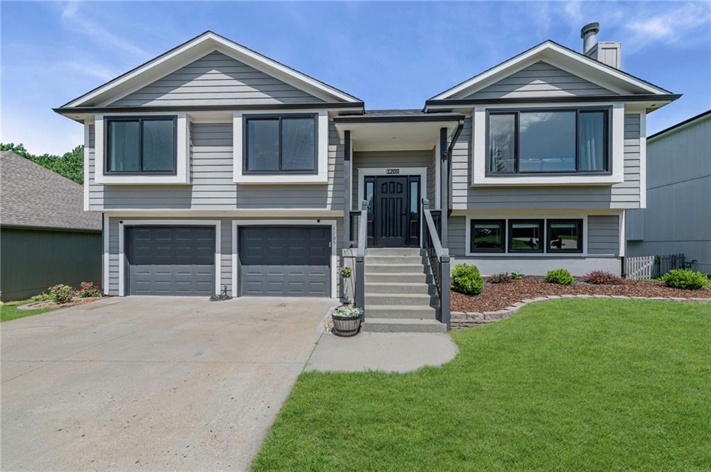 Photo of 1205 Ridge Tree Lane Pleasant Hill MO 64080