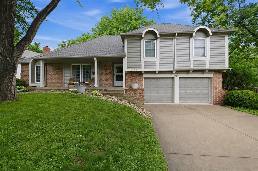 Photo of 6300 W 101st Terrace Overland Park KS 66212