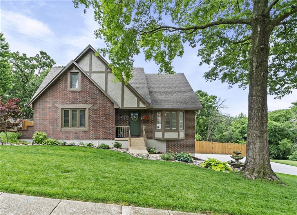 Photo of 2108 SW Brookshire Drive Blue Springs MO 64015