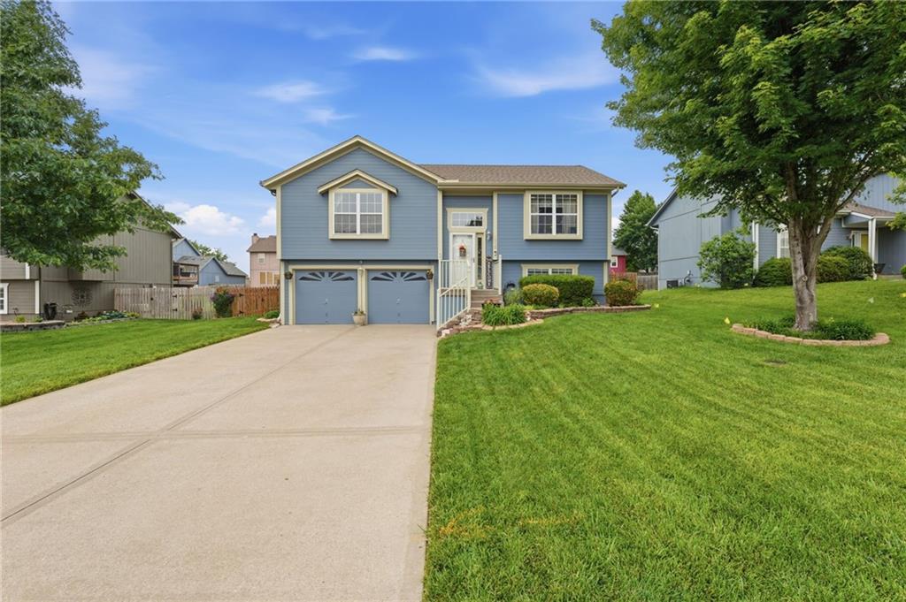 Photo of 1308 Bradford Drive Greenwood MO 64034