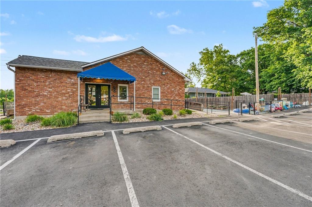 Photo of 303 N 169 Highway Smithville MO 64089