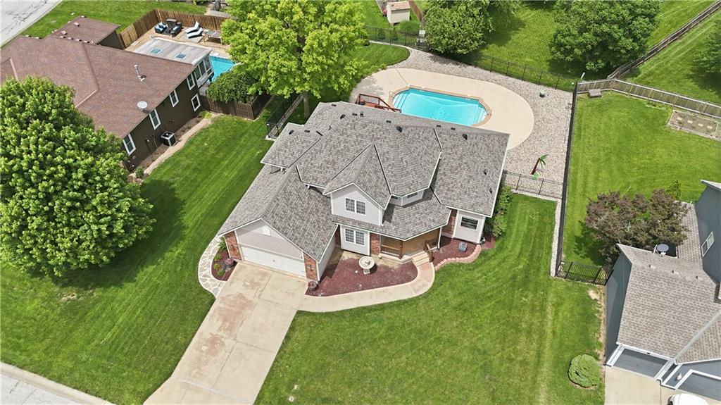 Photo of 1305 SW Crystal Creek Place Blue Springs MO 64015