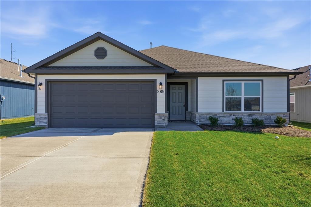 Photo of 588 W Bluebird Street Gardner KS 66030