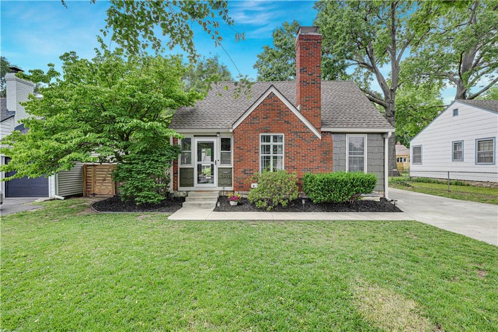 Photo of 5232 Roe Boulevard Roeland Park KS 66205