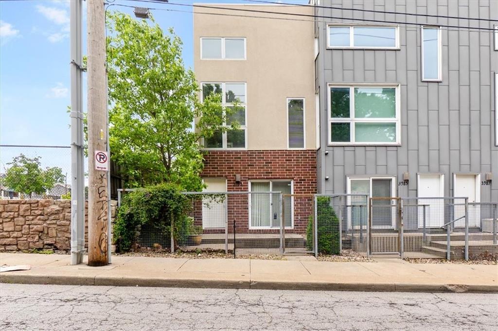 Photo of 3983 PENNSYLVANIA Avenue Kansas City MO 64111