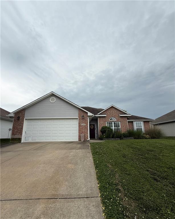 Photo of 732 Iron Horse Drive Warrensburg MO 64093