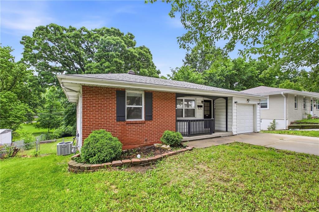 Photo of 5249 N Richmond Avenue Kansas City MO 64119