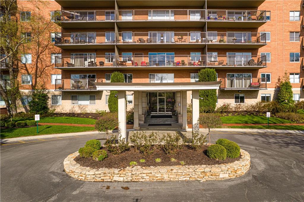 Photo of 4550 Warwick Boulevard #1205 Kansas City MO 64111