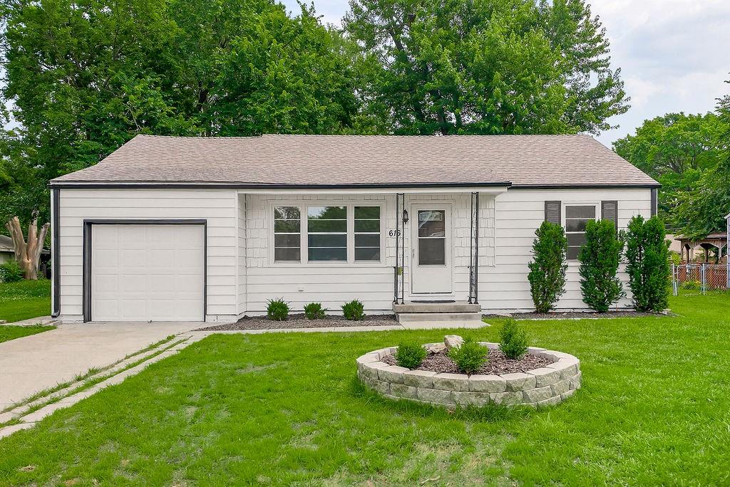 Photo of 616 S Lee Avenue Olathe KS 66061