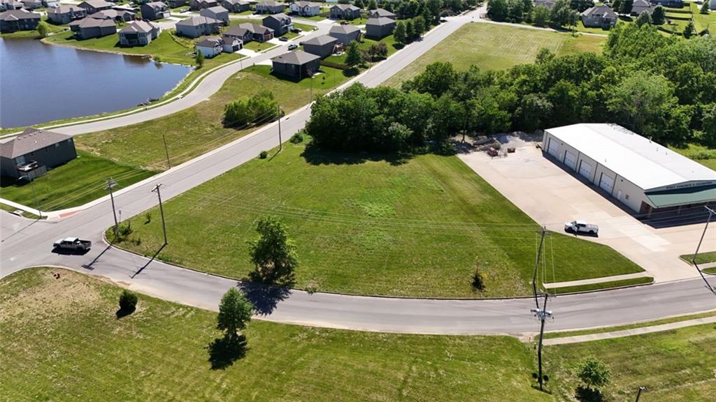 Photo of 400 SW Powell Drive Oak Grove MO 64075
