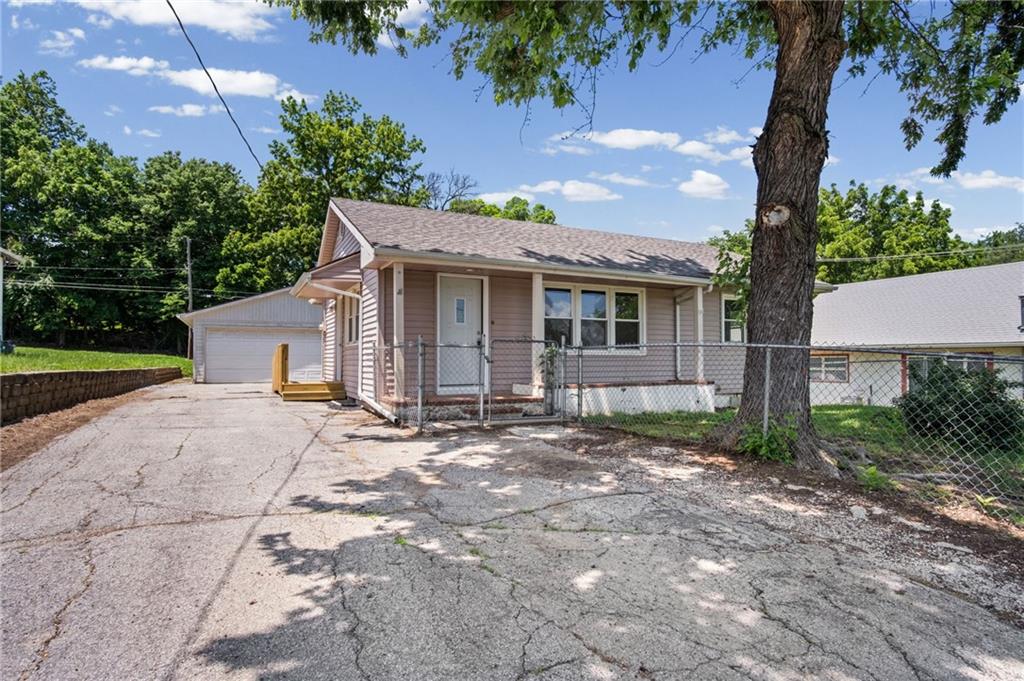 Photo of 1605 S 6th Street Atchison KS 66002